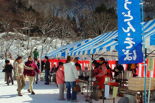 雪像祭りの屋台